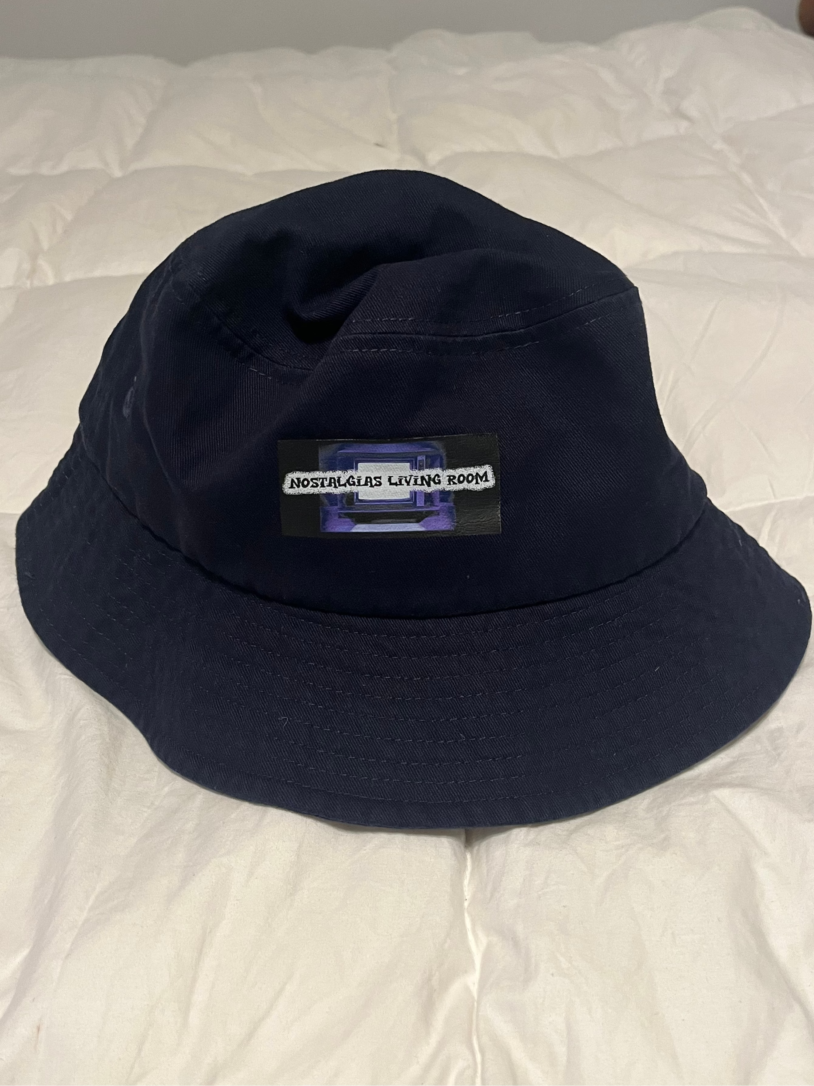 Nostalgias Living Room (1st Generation) _ Black ( Bucket) _ Hat